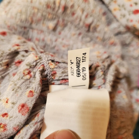 American Eagle Floral Blue Crop Top - Picture 8 of 8